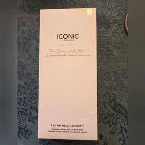 Iconic London: The Brow Silk Kit with Brow Brush in shade Clear(Universal)